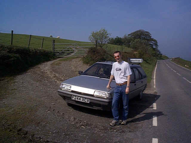 Me and car.jpg (112443 bytes)